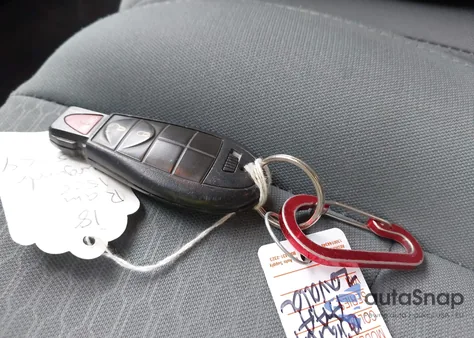 2018 Ram 1500 Express 4X2 6'4 Box из США, поврежденный, VIN 1C6RR6FG6JS244902